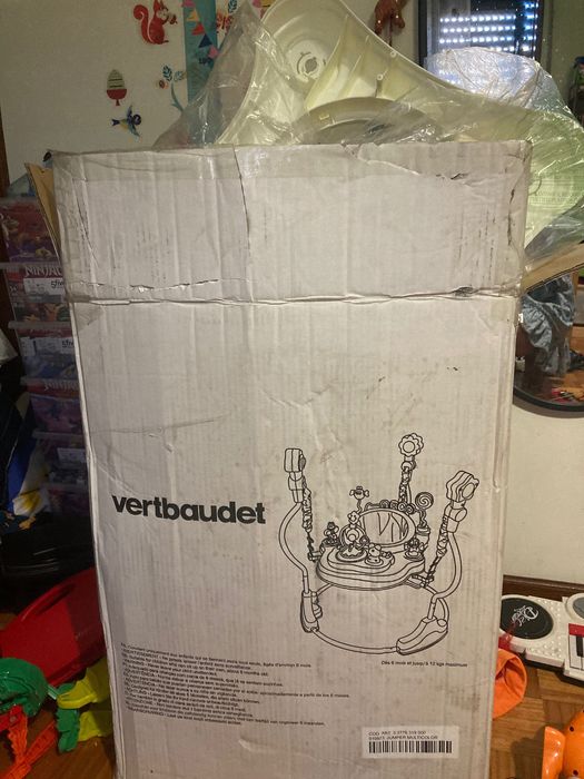 Saltitão para bebé - com mesa de atividades e assento que roda