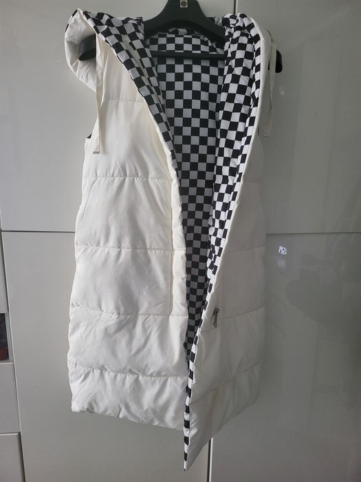 Dwustronna kamizelka bezrękawnik z kapturem