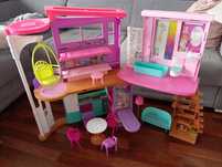 Wakacyjny domek Barbie umeblowany dla lalek