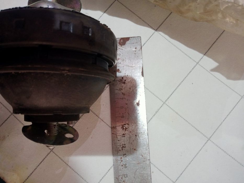 Гидравлическая опора двигателя Volvo.