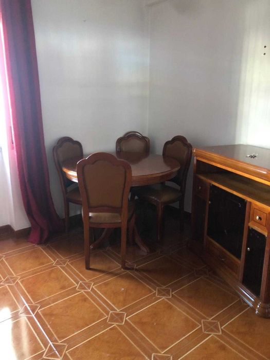 Mesa Sala Redonda com 4 Cadeiras