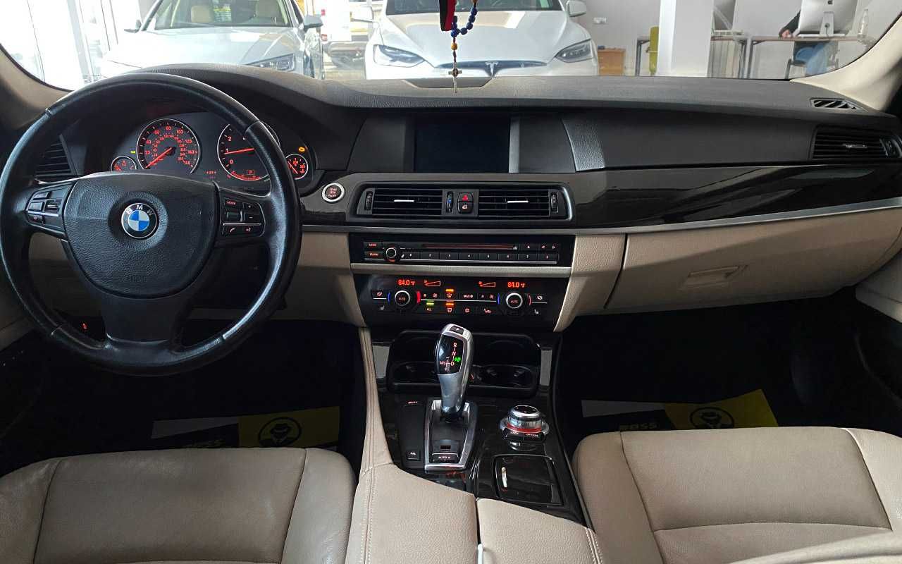 BMW 528 2010 року