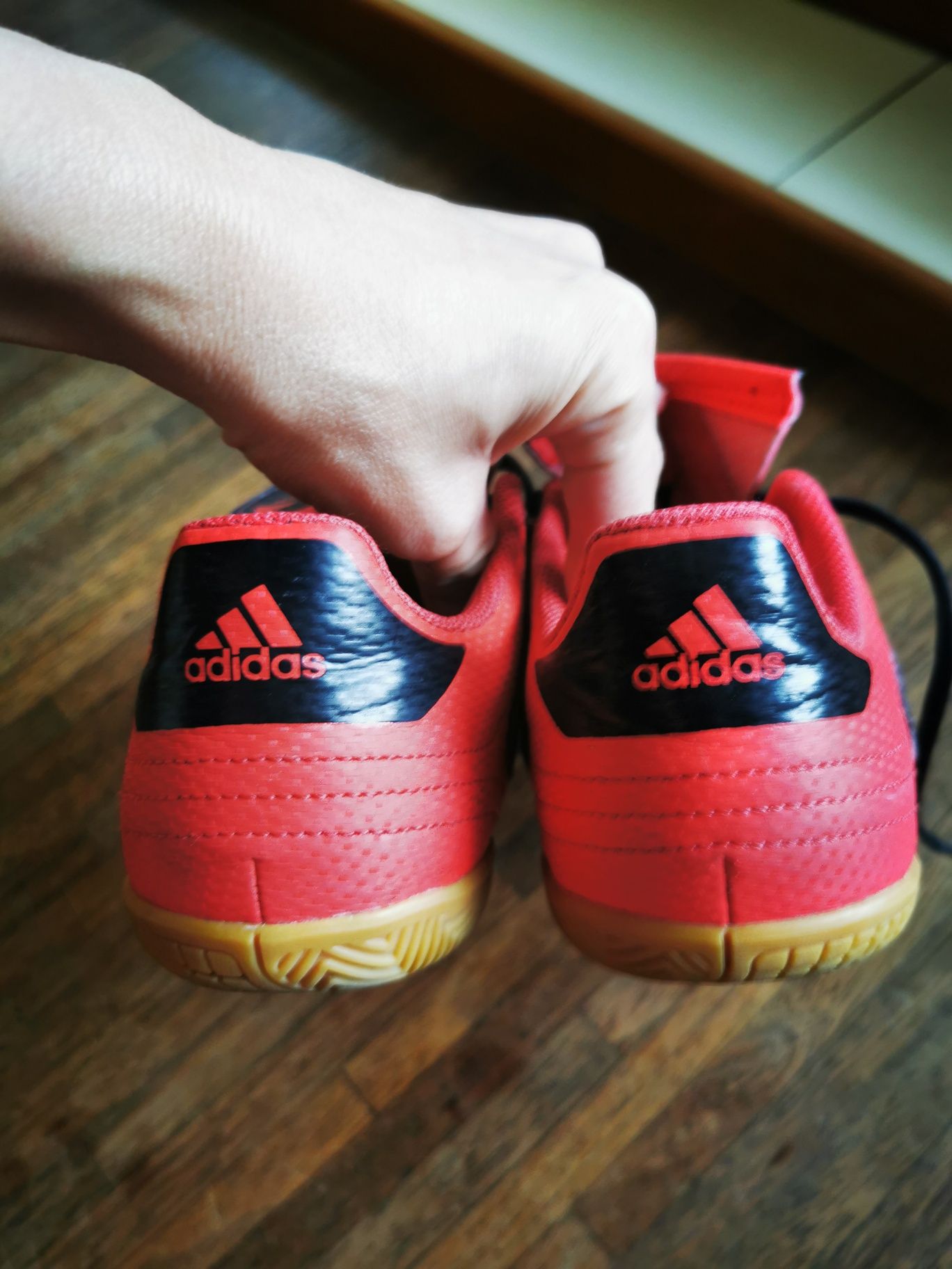 Halówki Adidas 38 buty do piłki