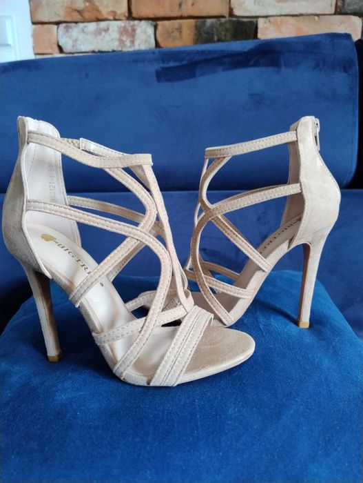 sandały gladiatorki mały rozmiar  22-22,5 cm , obcas 11 cm