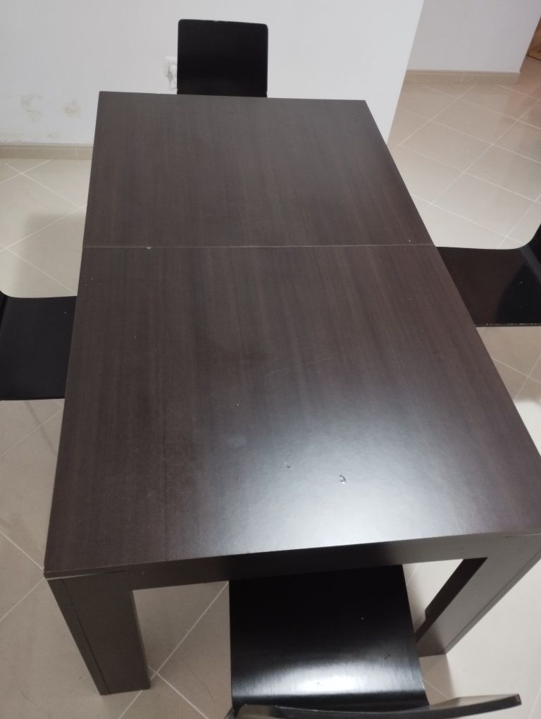 Mesa extensível + 4 cadeiras