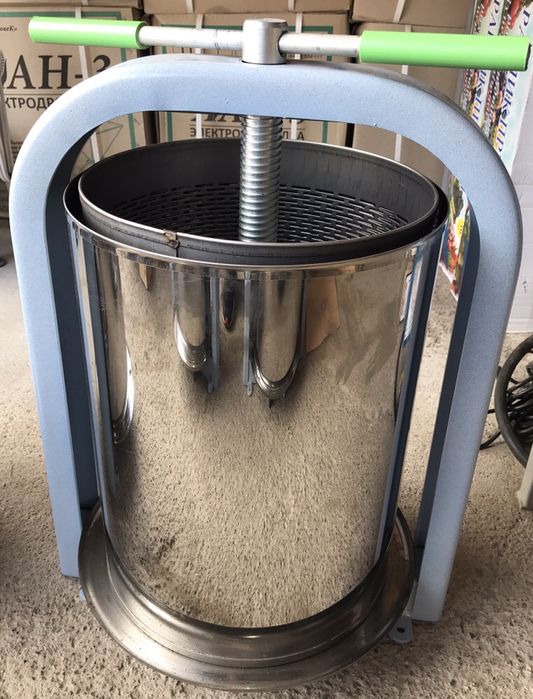 Соковыжималка Пресс ЛАН 15л винтовой, нерж. c рубашкой і (10, 20, 25л)