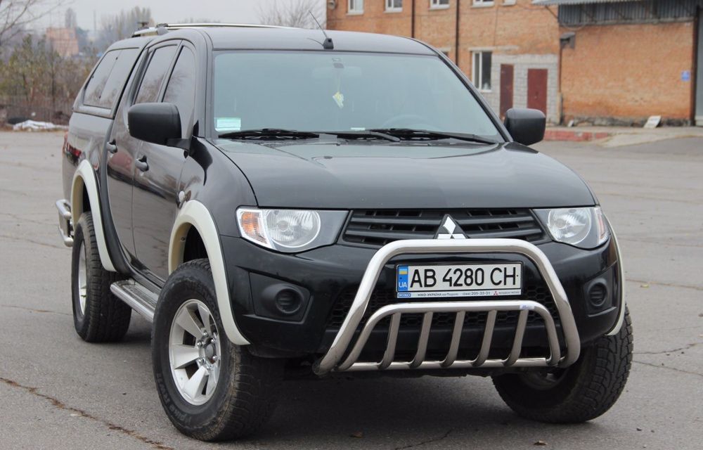 Кенгурятник Mitsubishi L200 Захист переднього бампера