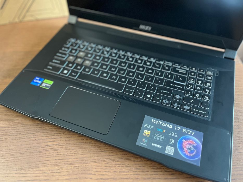 MSI Katana 17 B13V – Intel i7 | 32 GB RAM | 1TB SSD | RTX 4060 | 17,3”