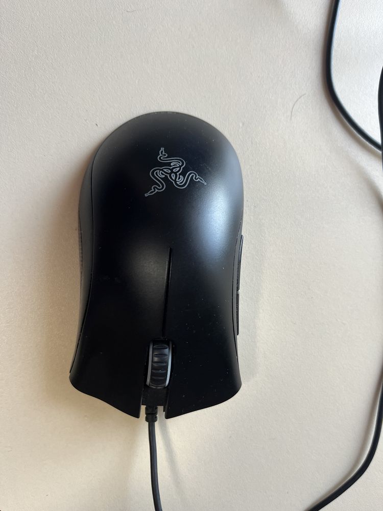 Продам ігрову мишу Razer Deathadder essential