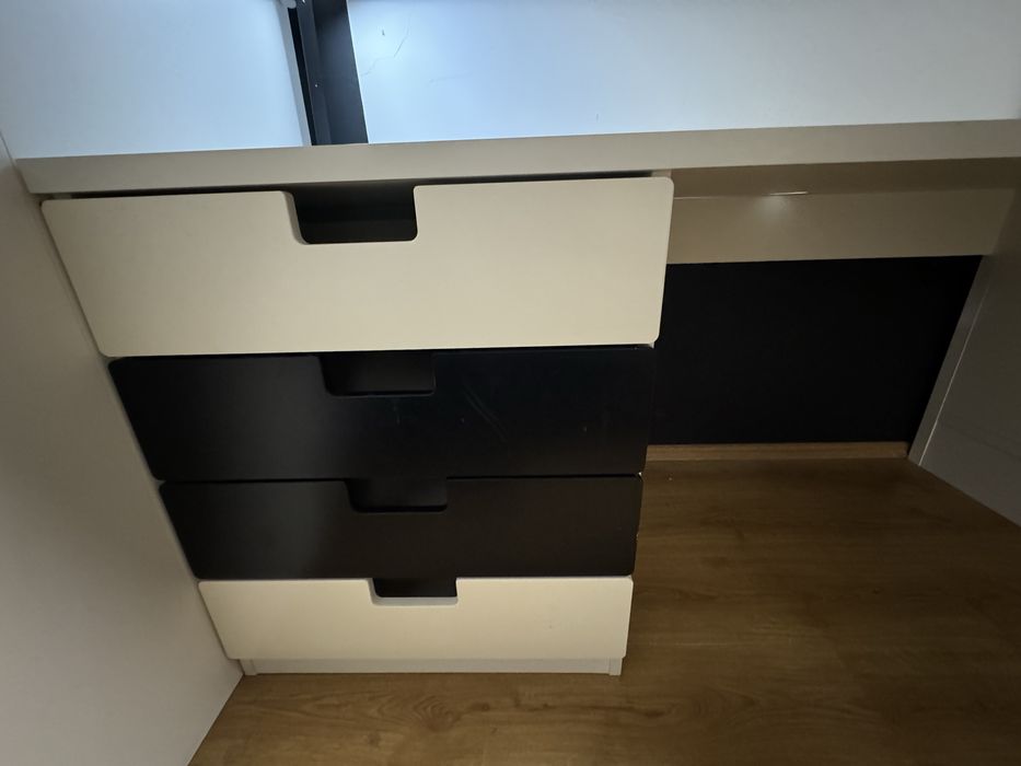 Zestaw łóżko piętrowe z biurkiem, szafką, półkami i szufladami