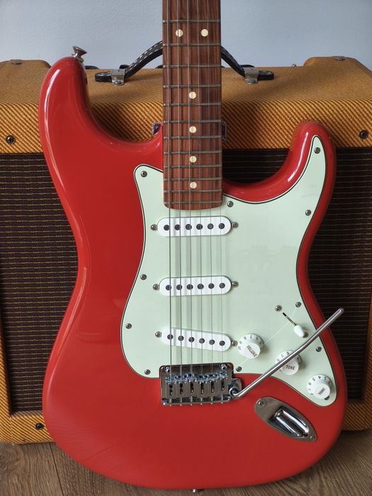 Fender Stratocaster Player limited edition Fiesta Red