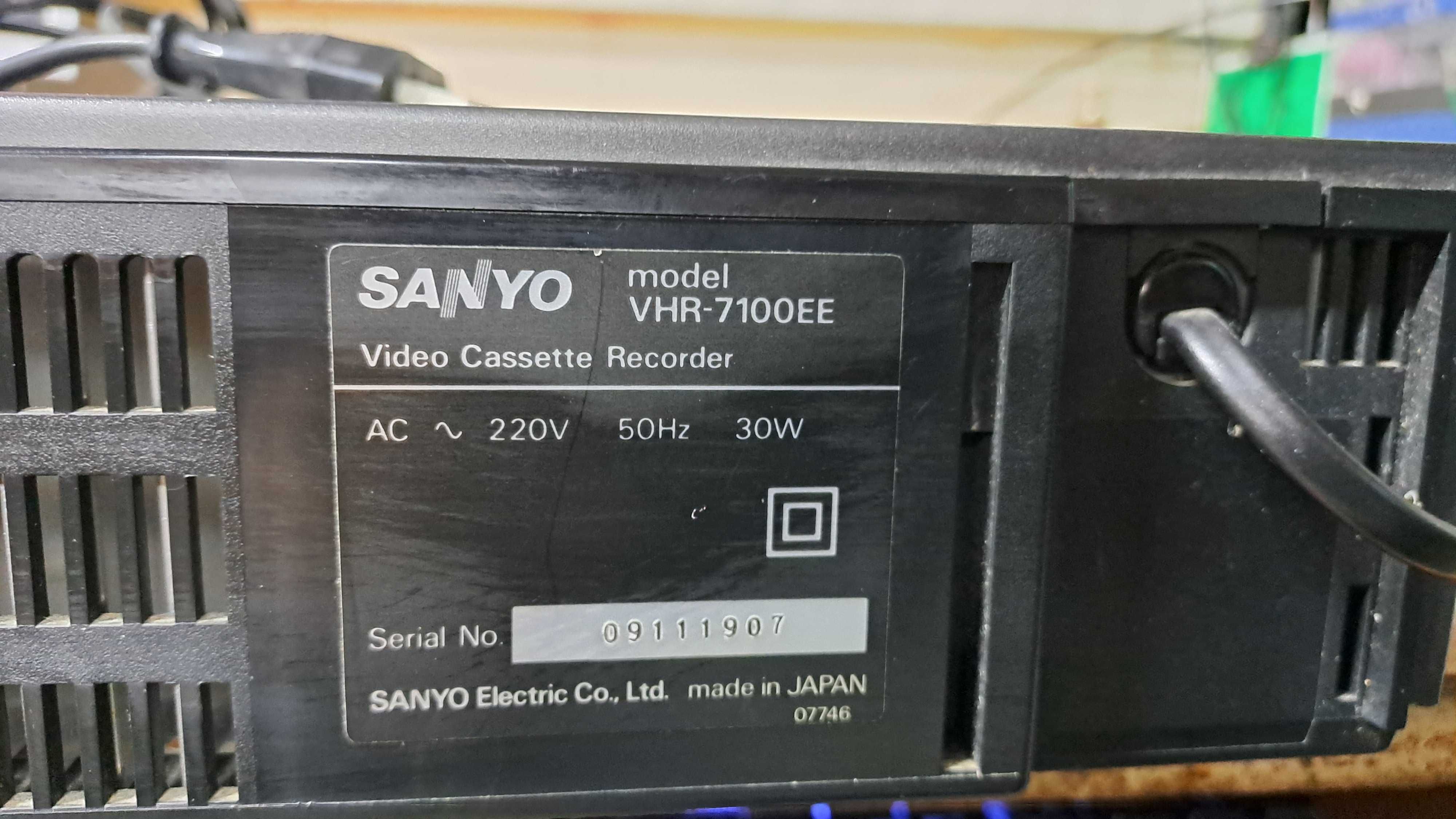 Magnetowid Sanyo VHR-7100EE + gratisy
