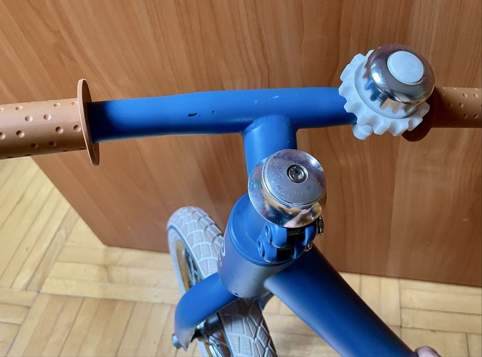 Rowerek biegowy Kinderkraft niebieski