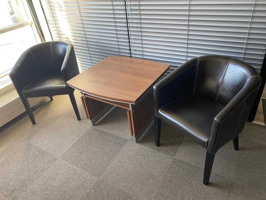 komplet krzesła skórzane + stolik kawowy