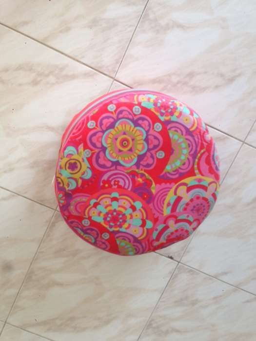 Vendo pufe marca Casa como novo