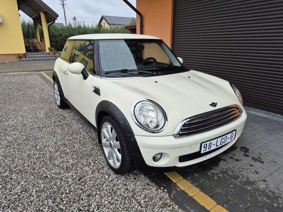 Mini One 1,4 b 2010 r opłacony zadbany klima