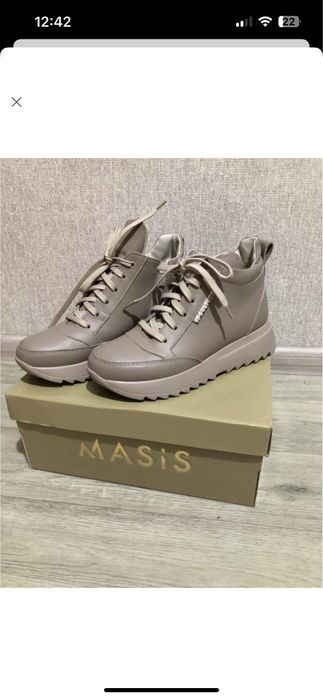 Жіночі черевики Masis