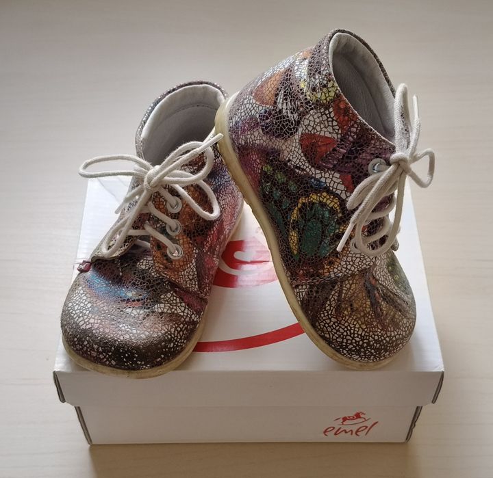 Emel 22 dla dziewczynki na jesień