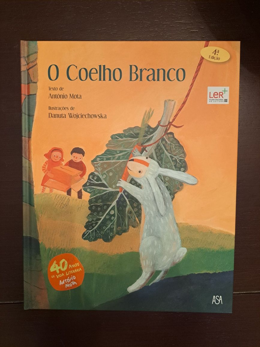 Livro "O Coelho Branco"