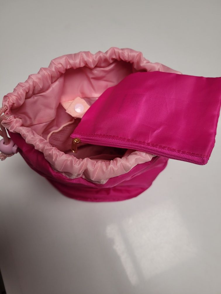 Kosmetyczka różowa w formie plecaka