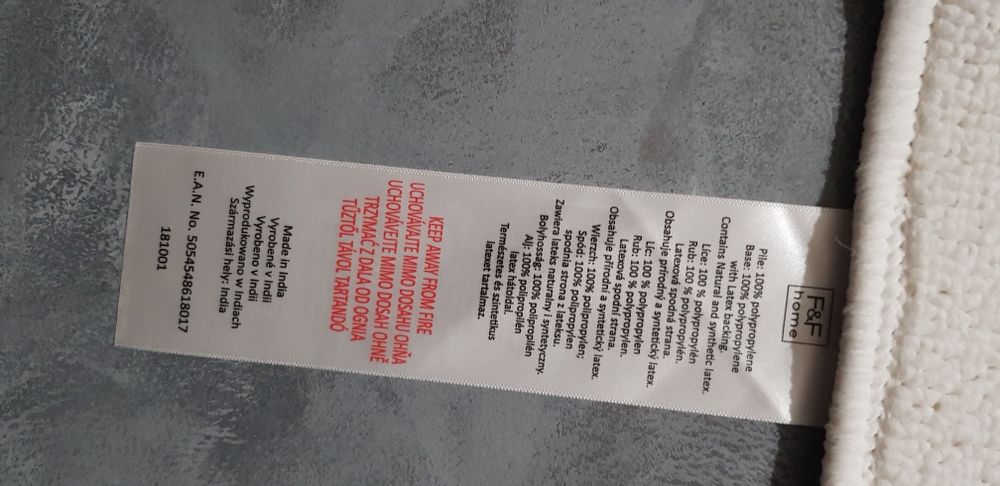 Mata łazienkowa biała chodnki F&F nowa