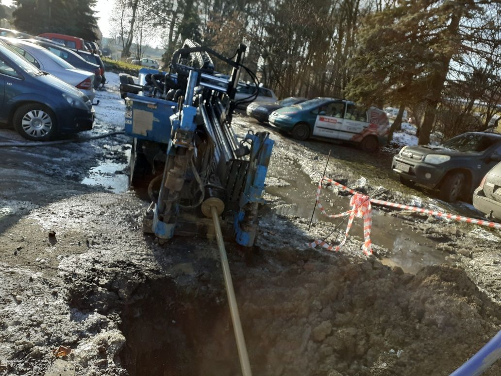 Przewierty przeciski przyłącza odwodnienia usługi minikoparką