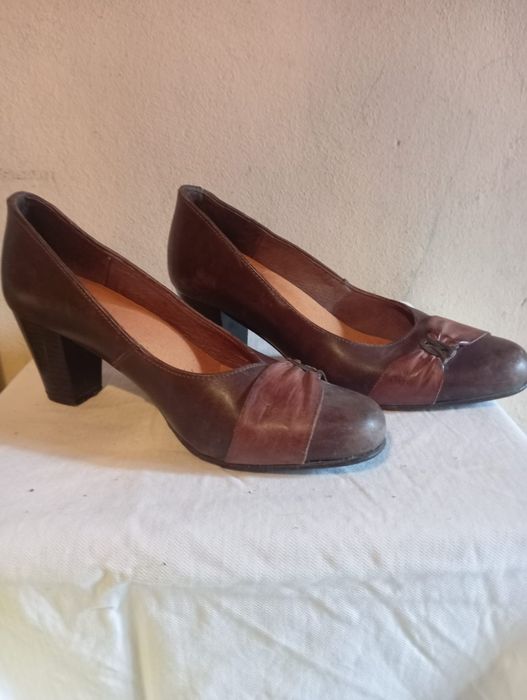 Sapatos classicos de senhora