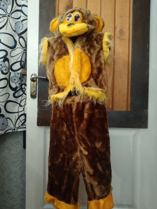 Новорічні костюми б/у в гарному стані