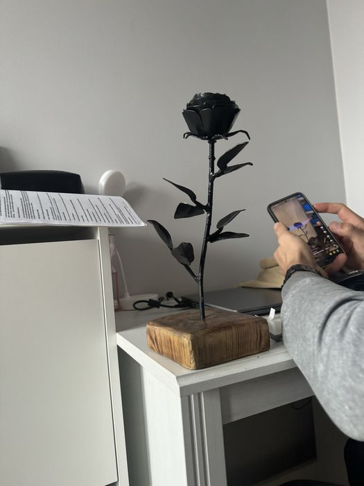 Metalowa wieczna róża ręcznie robiona!! Walentynki