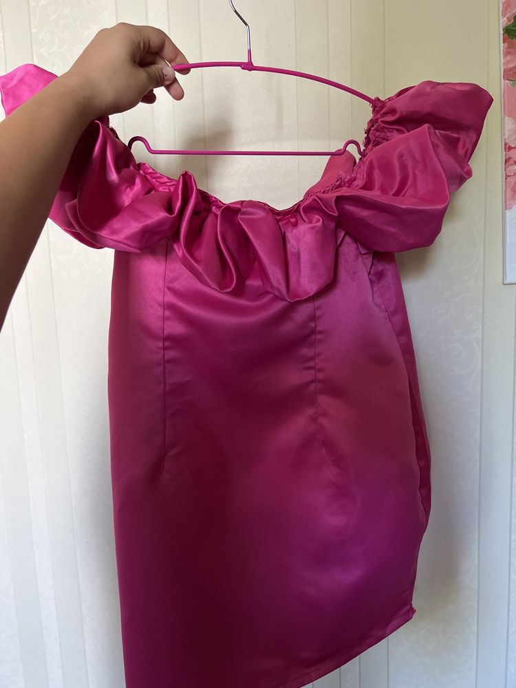 Платье prettylittlething  barbie с воланами розовое барби