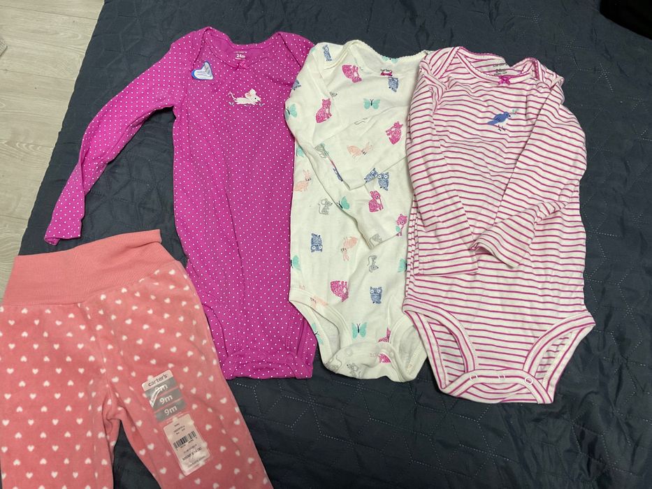 Нові бодіки  Carters 24 m