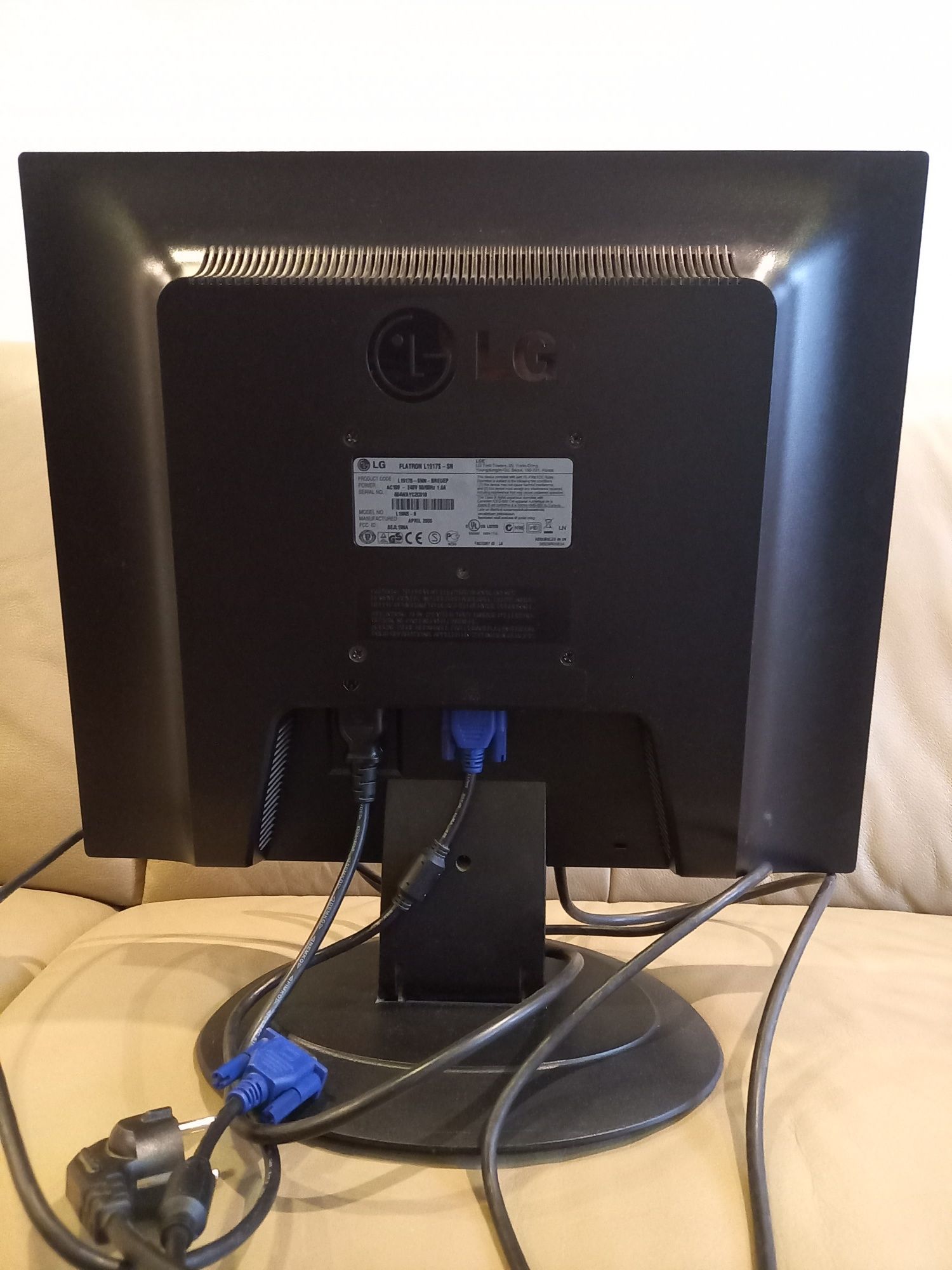Монітор LG  Flatron L1917S- SN