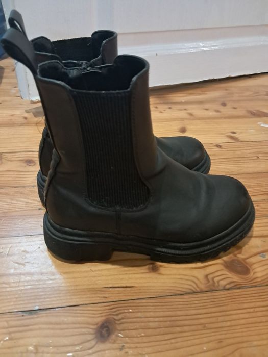 Buty zimowe dla dziewczynki.