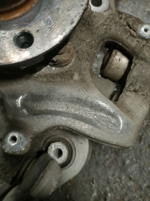Zwrotnica zawieszenie kopyto A6 C7 A4 B8 A5 A7 Q5 8K0.407.257G lewa
