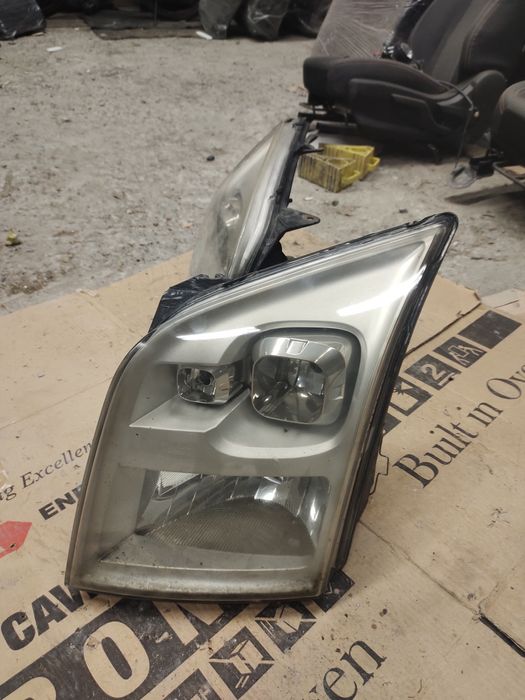 Ford Transit MK7 2006-2013р фара ліва права