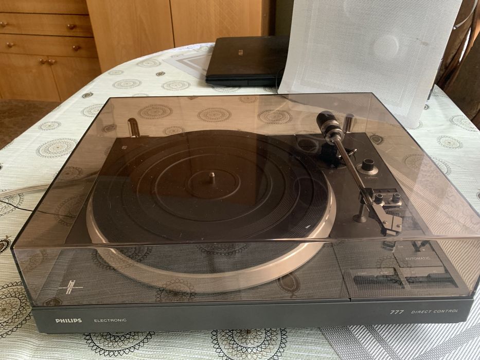 Fhilips 777 програвач вінілу