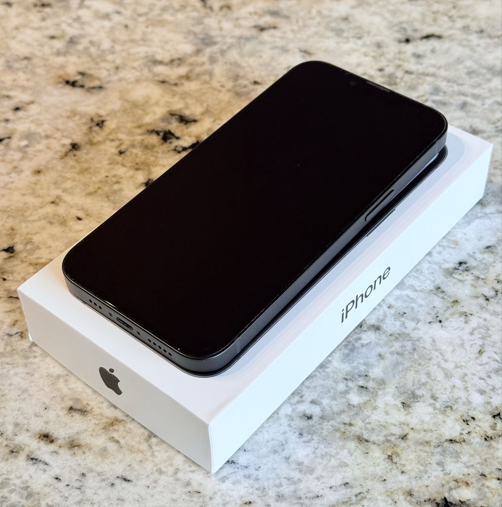 iPhone 14 128GB Czarny – Stan BDB – Etui + Kabel
