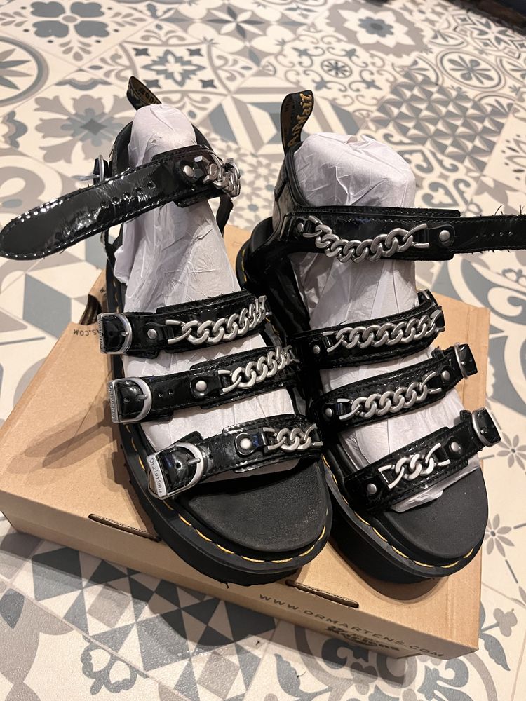 Dr Martens 40 sandały na platformie