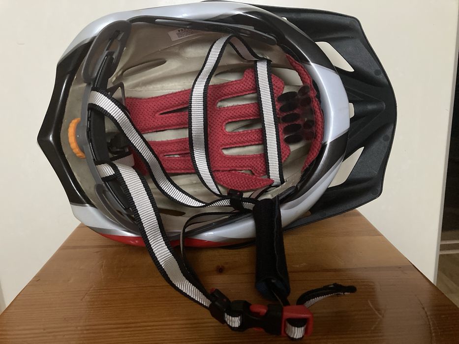 Велосипедный шлем SPELLI