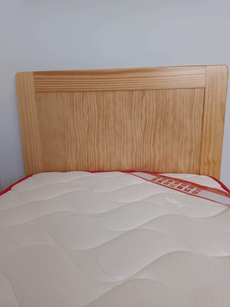 Vendo cama de criança com colchão