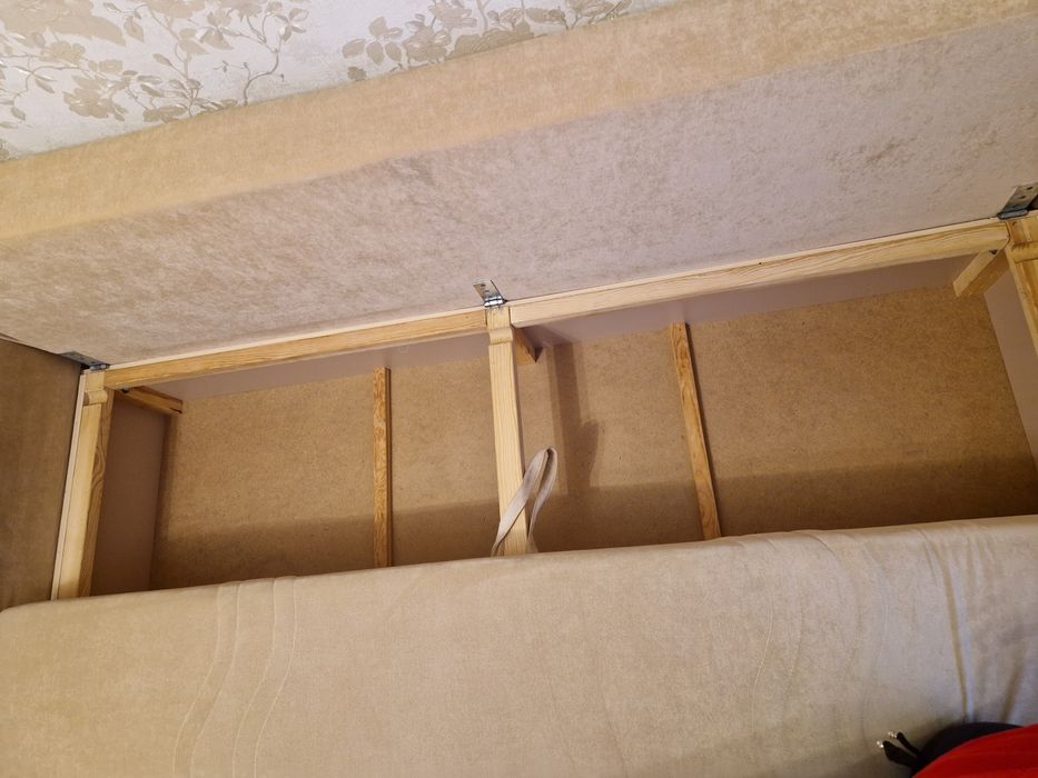 Продам диван в гарному стані