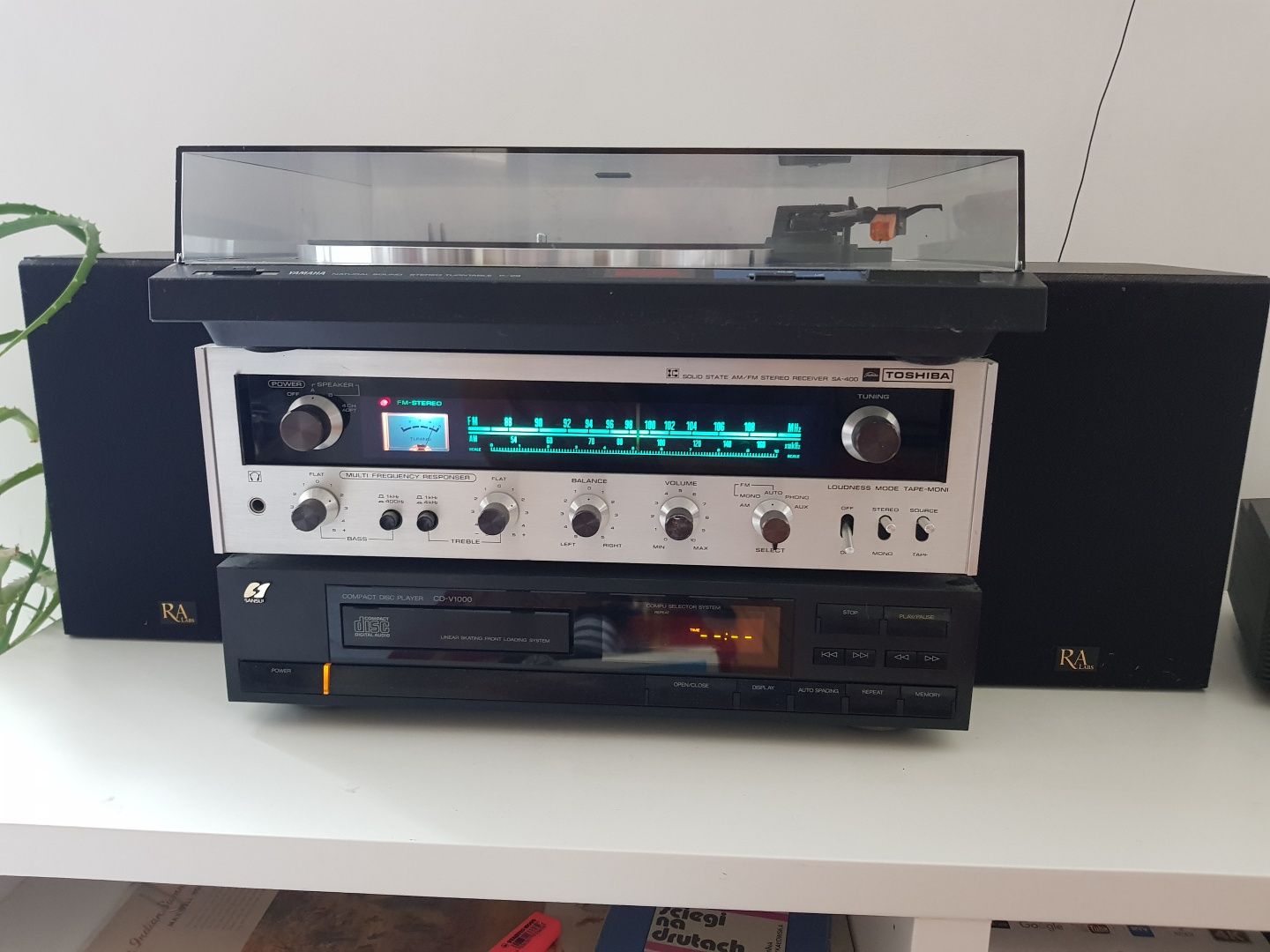 Vintage, amplituner Toshiba SA-400, analogowy, lata 70.