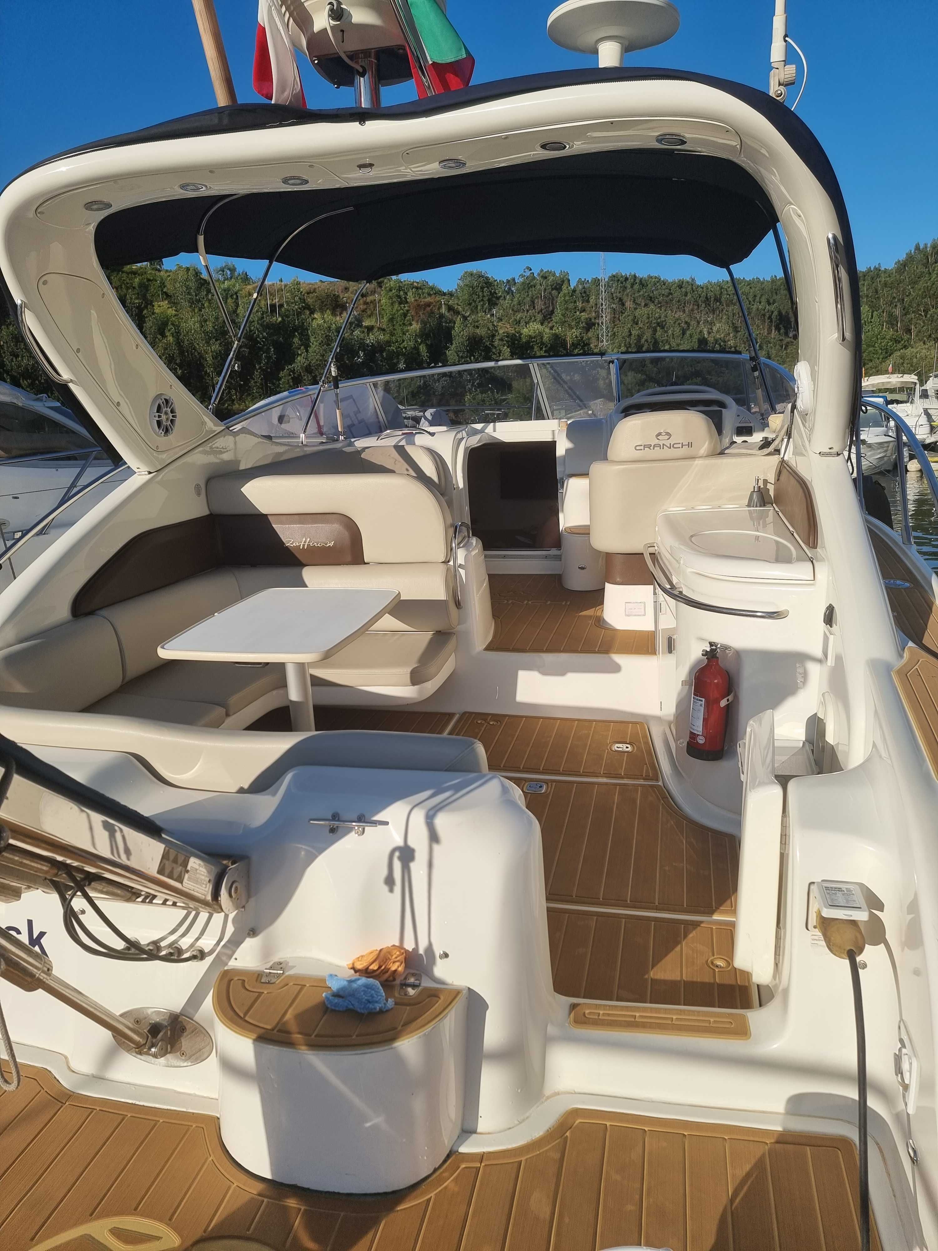 Barco Cranchi zaffiro 34 com muitos extras e muito novo