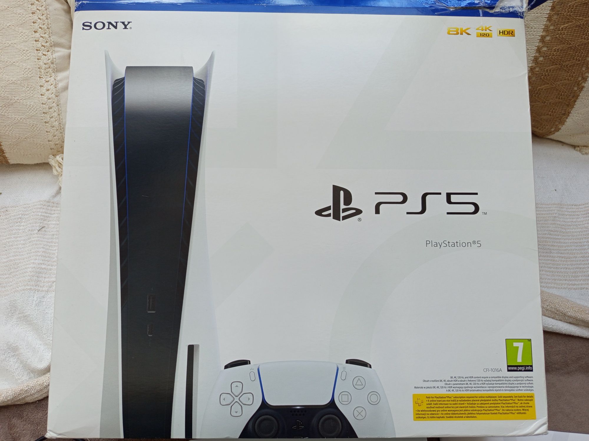 Konsola Ps5 z dyskiem i 4 grami
