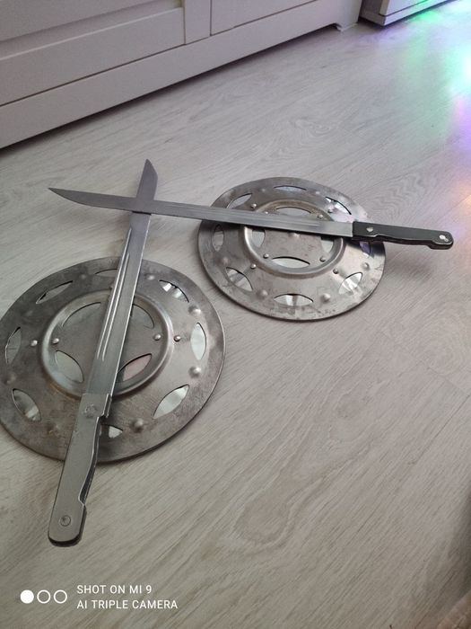 Показова грузинська танцювальна зброя