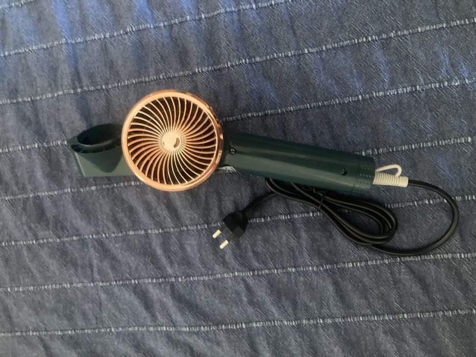 Електричний фен з підсвіткою
