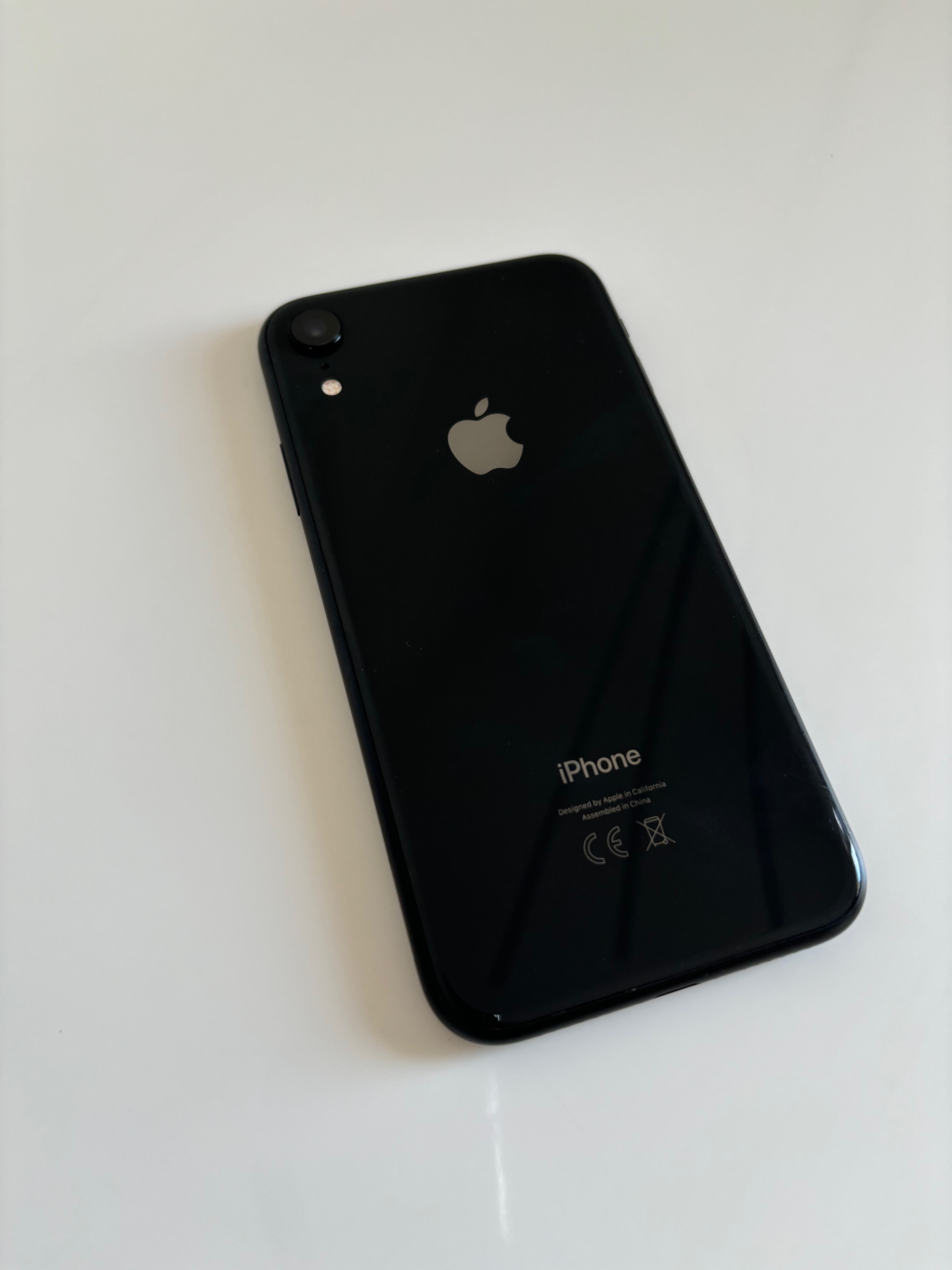 iPhone XR czarny 64 GB
