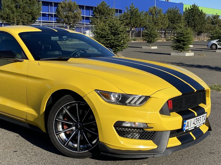 Яскравий Ford Mustang 2015 автомат 2.3 ecoboost turbo