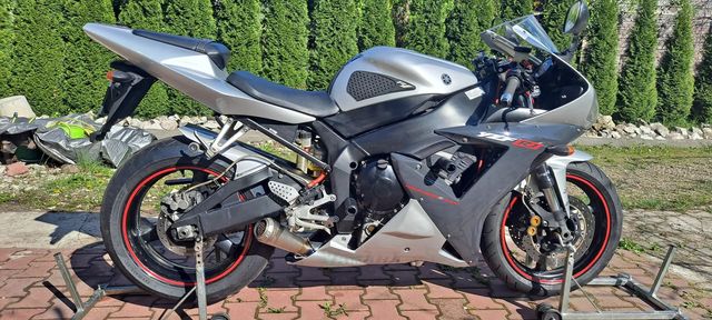 Yamaha R1