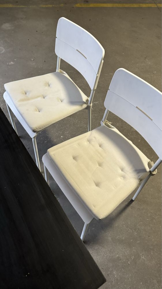 Stolik (biurko) z dwoma krzeslami